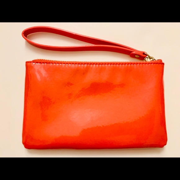 Kate Spade ♠️ Harrison Street Bee Wristlet (Coral) - Picture 2 of 6